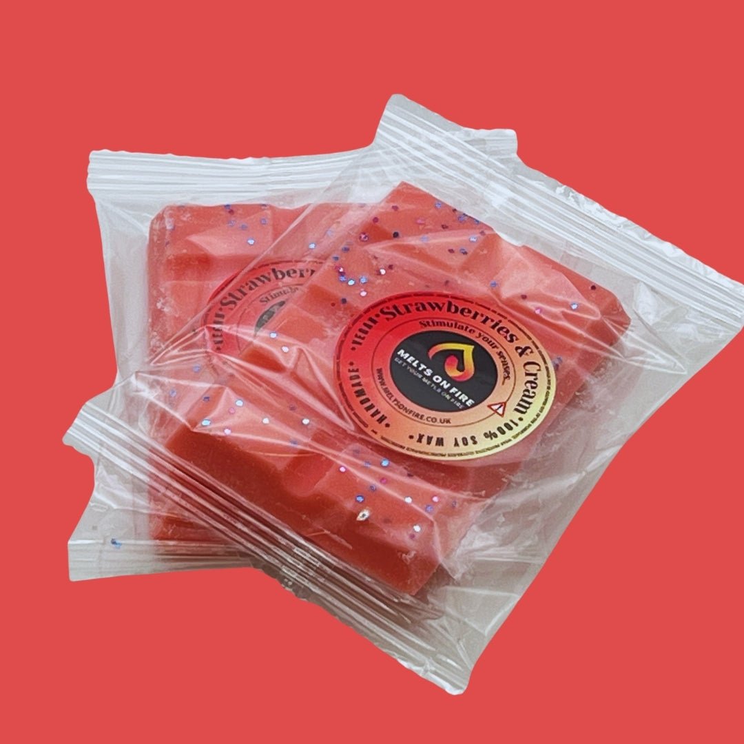 Strawberries & Cream Wax Melts - Soy Wax Melts - 25g - Highly Scented for Oil Burner - Vegan & Cruelty Free - Soy Wax - Home Fragrance - Meltsonfire
