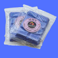 Load image into Gallery viewer, Alien Wax Melts - Snap Bars - Soy Wax Melts - Meltsonfire
